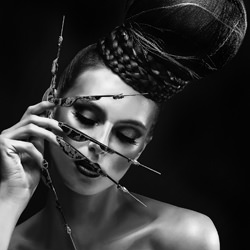 A moment suspended in time-Kate Kasia Tarnowska-silver-fashion-4646