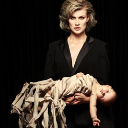 Wrapped child-Gwenny Eeckels-silver-fashion-4649