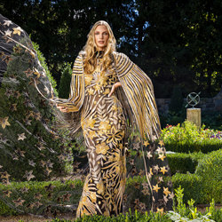 Isabella French Gardens -vestido negro y dorado-Michael Wylot-bronze-fashion-9725