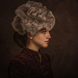 Portrait2-Erika Talshir-finalist-fine_art-4222