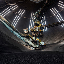 Carbón Warehouse-Ales Tvrdy-finalista-fine_art-6725