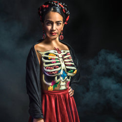 RENACER  ENTRE FLORES FRIDA KAHLO-Amelia Fuentes-finalist-fine_art-9638