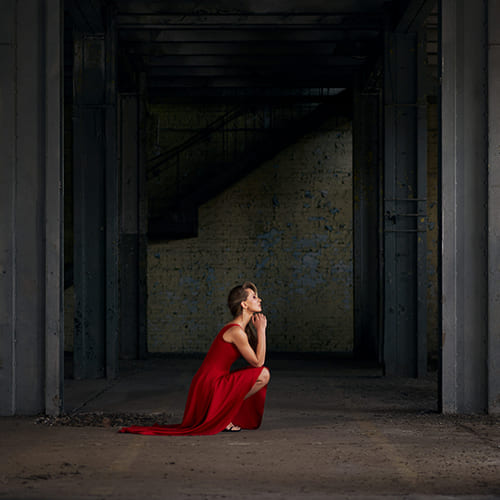 Vestido rojo, 2023-Radek Von Hirschberg-finalist-fine_art-12123