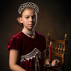 Girl with Candlelight-Marloes Den Braven-bronze-fine_art-16077