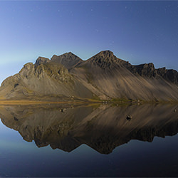 Vestrahorn en luna llena-Jón Hilmarsson-finalista-paisaje-2277