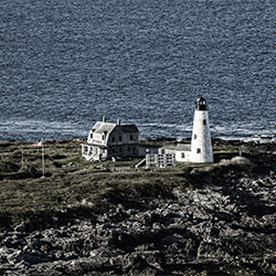 Lighthouse by the sea-Ricardo Cisneros-finalist-landscape-2335