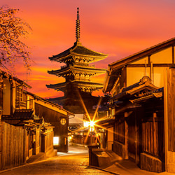 Yasaka Pagoda basking in sunset light-Kian Hua Barry Tan-finalist-landscape-7191