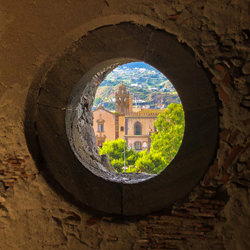 Look what\'s out there in Lipari-Bahar Kural-bronze-mobile-5858