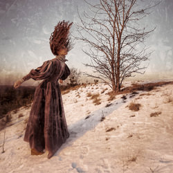 Wind in hair - feel free-Dominika Koszowska-bronze-mobile-5864