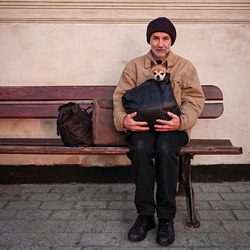 The man and the dog-Dominika Koszowska-bronze-mobile-5872