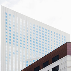 PARIS 2017 La Defense-Andrea Bertani-finalist-mobile-6009