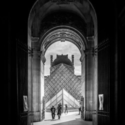 En el Louvre-Marc Barthelemy-finalista-móvil-7830