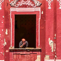 Cigarette break-Gyorgy Pinke-finalist-mobile-16647