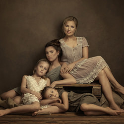 Familie Bond-Gabriela Homolova-Silber-Porträt-8907