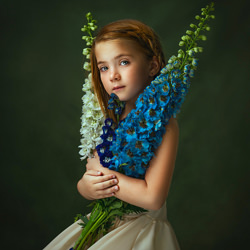 Flores azules-Salem Mcbunny-finalista-retrato-8768