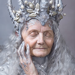 Reina del invierno-Michaela Durisova-retrato-plateado-11598