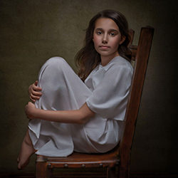 Girl On A Chair-Guido Frazzini-finalist-portrait-17288