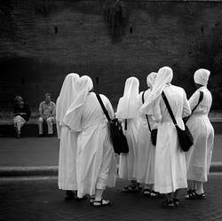 Nuns on Vacation-Steve Bisgrove-finalist-street-8966