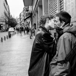 Kiss me. Madrid, Spain.-Eduardo Soler-finalist-street-8988