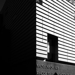 Living In The Shadows-Rafael Medina-finalist-street-9010