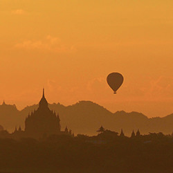 Globo sobre Bagan-Karen Safer-finalist-travel-12710