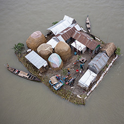 Inundación afectada-Azim Khan Ronnie-finalist-travel-12697