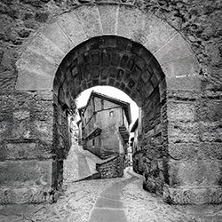 Gate to Albarracín-Taymuraz Gumerov-gold-travel-17520