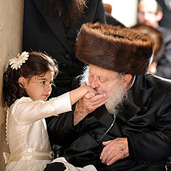 Chain of generations-Ariel Ravinsky-bronze-wedding-90
