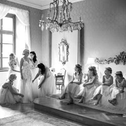 The Bride is getting ready-Karl Schrotter-finalist-wedding-2036