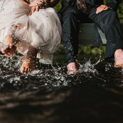 Bride and Groom Splashing-Alici Sastamoine-finalist-wedding-4871