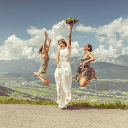 jump in happiness-Jassi Brlozanovic-finalist-wedding-4935