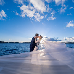 With the blue-white wings-Heljo Hakulinen-finalist-wedding-9989
