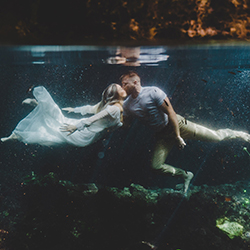cenote-kiss-Vincent Van Den Berg-finalist-wedding-15360