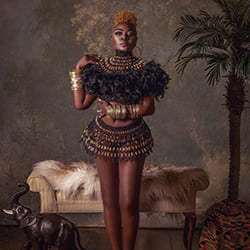 Postales de Ghana-Laura Dark-bronze-women-11809