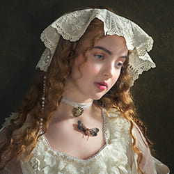 Scamadra castanea-Michaela Durisova-bronze-femme-11754