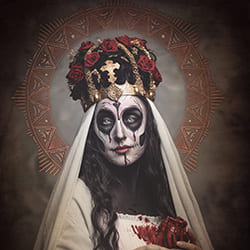 Sagrado Corazon-Laura Dark-silver-mujer-11968